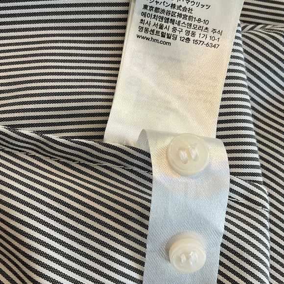 H&M Long Sleeve V-Neck Button Down Striped Shirt. CLEARANCE - Picture 9 of 9